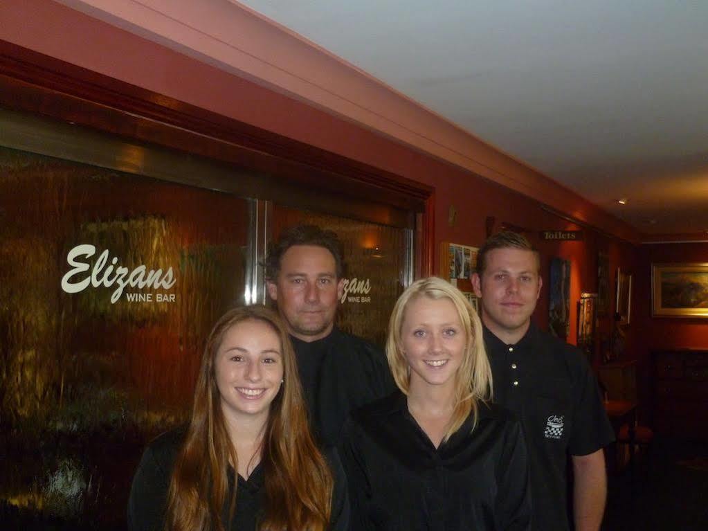 Oasis Inn Ulladulla - Welcoming Guests 18 Years And Older Exterior photo
